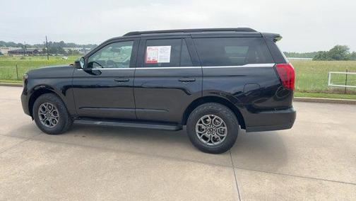 Black Metallic 2025 Ford Expedition Active