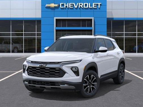 Iridescent Pearl Tricoat 2026 Chevrolet Trailblazer ACTIV