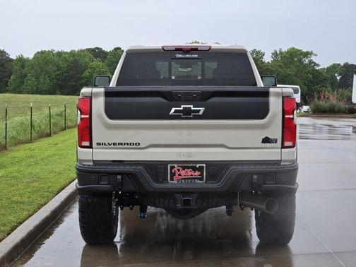 White Sand 2026 Chevrolet Silverado 2500 ZR2