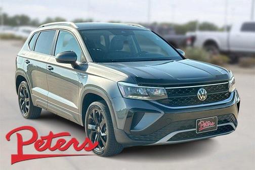 Platinum Gray Metallic 2023 Volkswagen Taos 1.5T SE