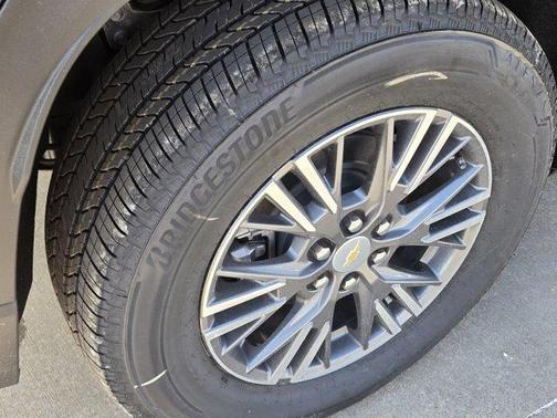 Mosaic Black Metallic 2026 Chevrolet Traverse LT