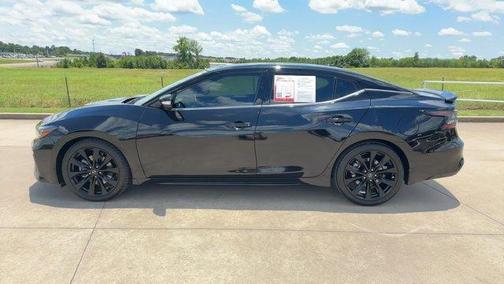Black 2023 Nissan Maxima SR