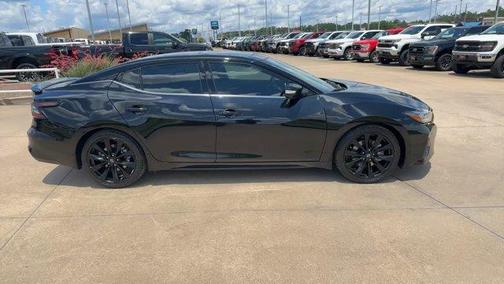 Black 2023 Nissan Maxima SR
