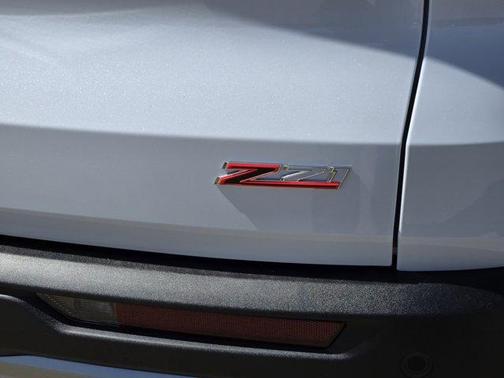 Polar White 2026 Chevrolet Traverse Z71