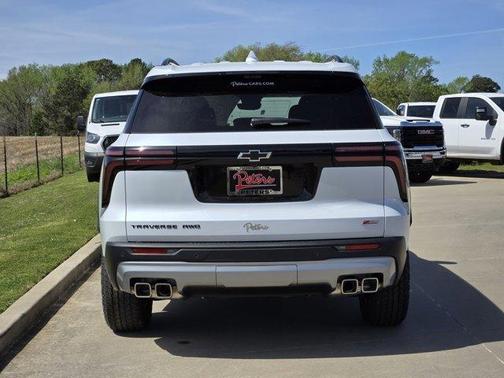 Polar White 2026 Chevrolet Traverse Z71