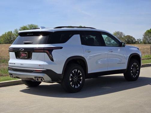 Polar White 2026 Chevrolet Traverse Z71