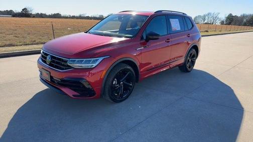 2024 Volkswagen Tiguan 2.0T SE R-Line Black