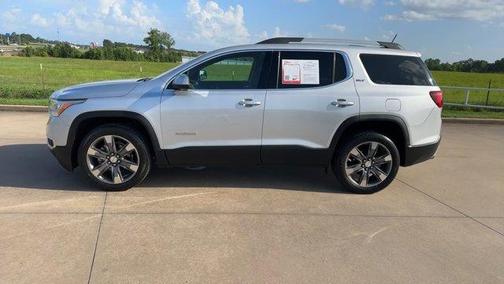 Quicksilver Metallic 2017 GMC Acadia SLT-2