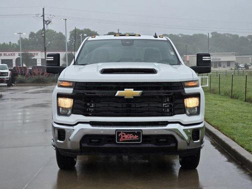 Summit White 2026 Chevrolet Silverado 3500 WT
