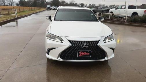 2025 Lexus ES 300h Base