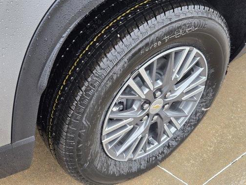 Sterling Gray Metallic 2026 Chevrolet Traverse LT