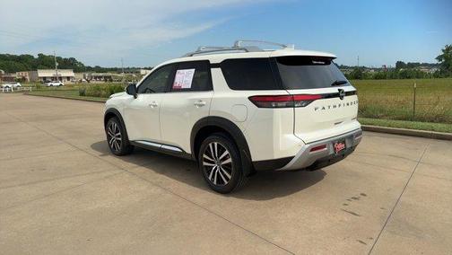 2023 Nissan Pathfinder Platinum