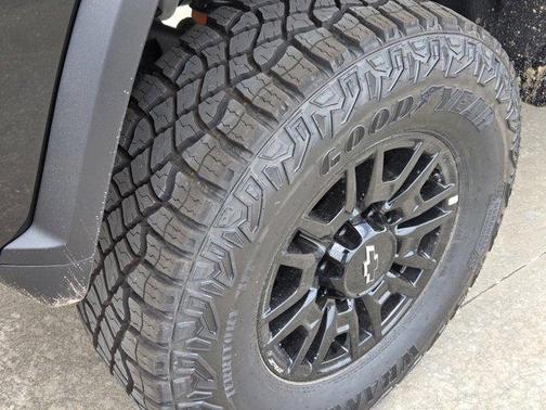 Black 2026 Chevrolet Silverado 2500 ZR2