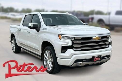 Iridescent Pearl Tricoat 2025 Chevrolet Silverado 1500 High Country