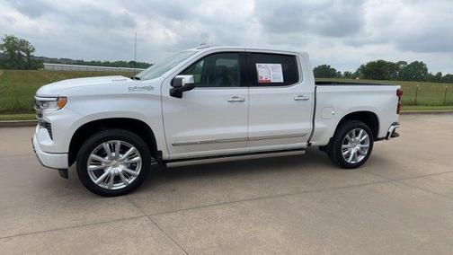 Iridescent Pearl Tricoat 2025 Chevrolet Silverado 1500 High Country