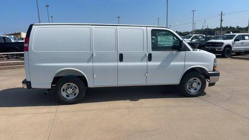 Summit White 2026 Chevrolet Express 2500 Work Van
