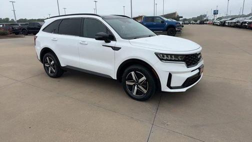 Glacial White Pearl 2022 Kia Sorento S