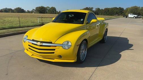 2004 Chevrolet SSR Base