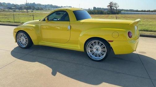 2004 Chevrolet SSR Base