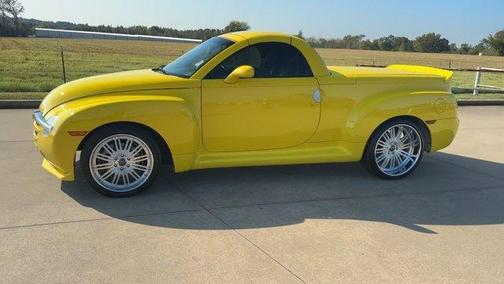 2004 Chevrolet SSR Base