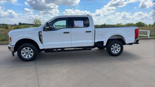 Oxford White 2024 Ford F-250 XLT