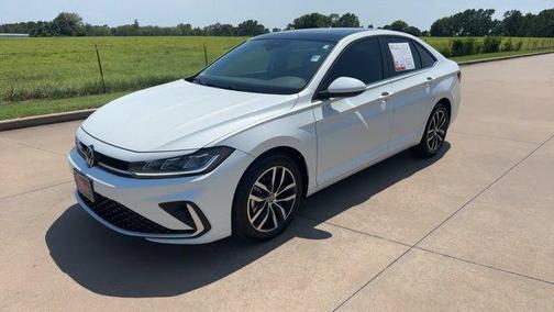 Opal White Pearl Effect 2025 Volkswagen Jetta 1.5T SE