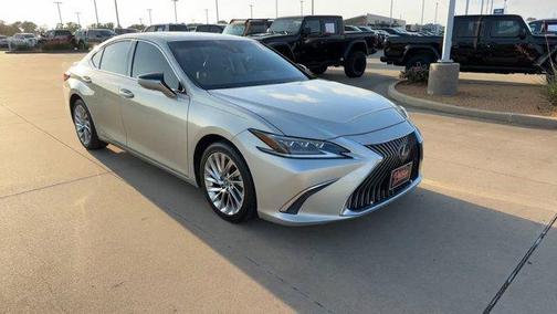 2020 Lexus ES 300h Ultra Luxury