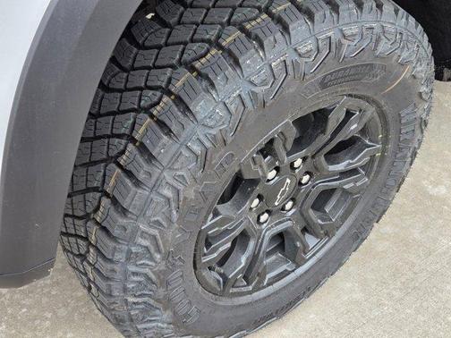 Summit White 2026 Chevrolet Silverado 1500 ZR2