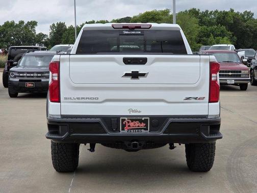 Summit White 2026 Chevrolet Silverado 1500 ZR2