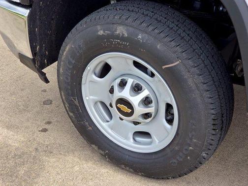Summit White 2026 Chevrolet Silverado 2500 WT