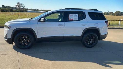 2022 GMC Acadia AT4