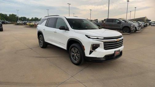 2024 Chevrolet Traverse LT