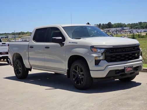 White Sand 2026 Chevrolet Silverado 1500 Custom