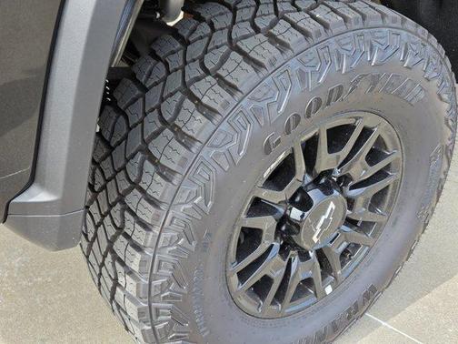 Black 2026 Chevrolet Silverado 2500 ZR2