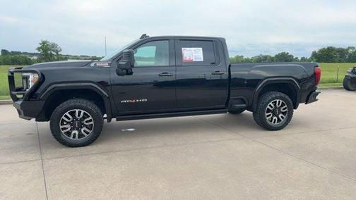 Onyx Black 2022 GMC Sierra 2500 AT4