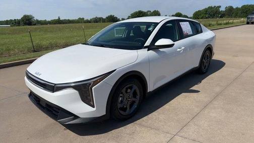 Snow White Pearl 2025 Kia K4