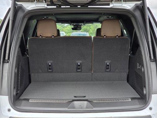 Polar White 2026 Chevrolet Suburban High Country