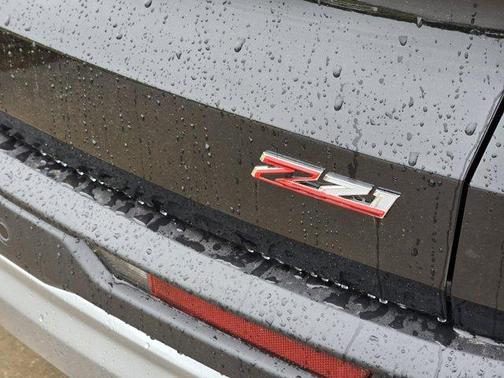 Mosaic Black Metallic 2026 Chevrolet Traverse Z71