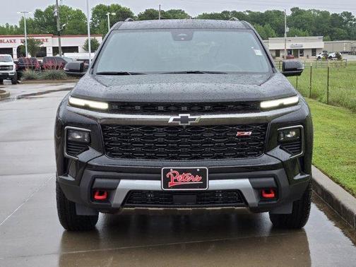 Mosaic Black Metallic 2026 Chevrolet Traverse Z71