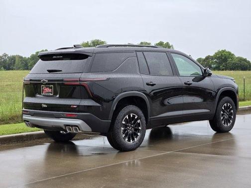 Mosaic Black Metallic 2026 Chevrolet Traverse Z71