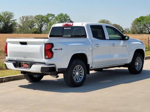 Summit White 2026 Chevrolet Colorado LT