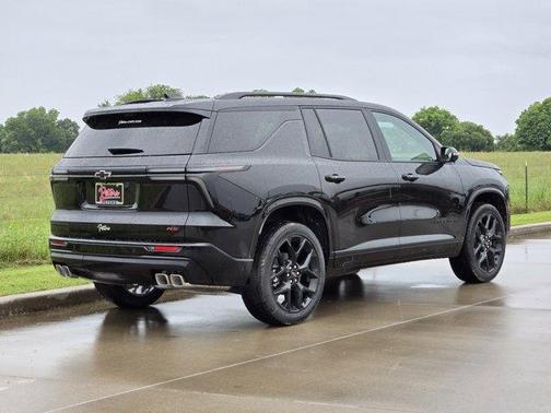 Mosaic Black Metallic 2026 Chevrolet Traverse RS