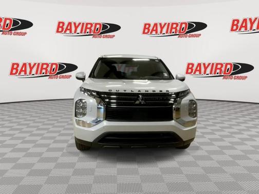 2024 Mitsubishi Outlander ES