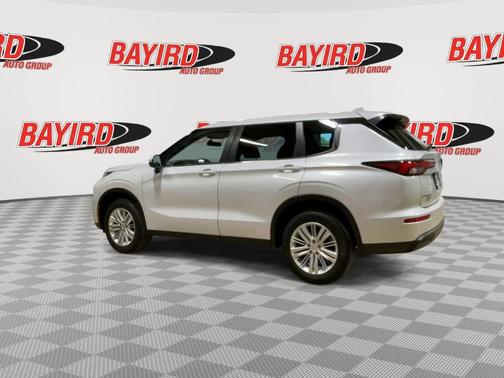 2024 Mitsubishi Outlander ES