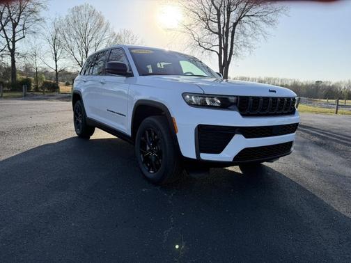 2026 Jeep Grand Cherokee Laredo