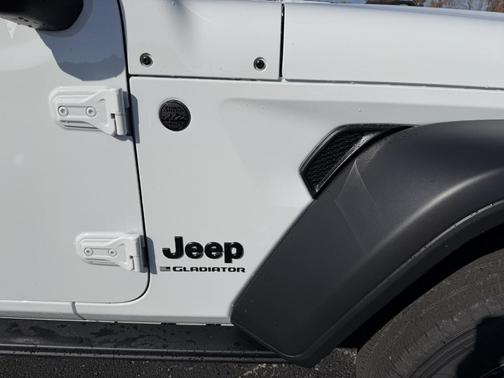 2026 Jeep Gladiator Sport