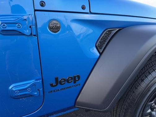 2026 Jeep Gladiator Sport