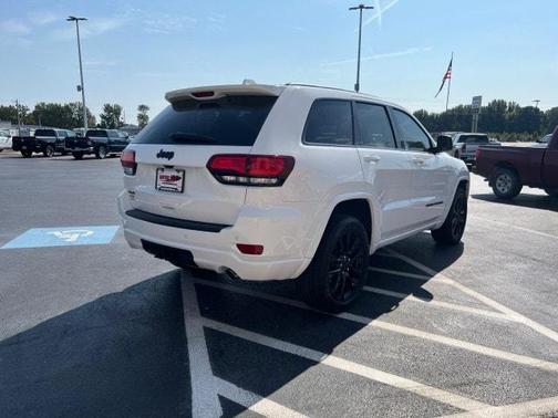 Photo 5 of 15 of 2021 Jeep Grand Cherokee Laredo X