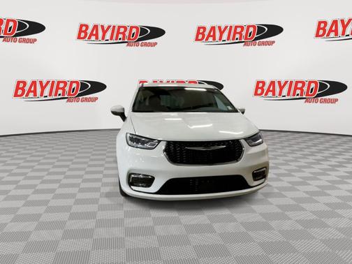 2023 Chrysler Pacifica Touring-L