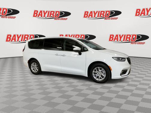 2023 Chrysler Pacifica Touring-L